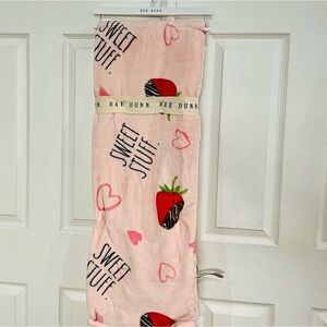 HTF Viral Rae Dunn Chocolate Covered Strawberries Throw Blanket